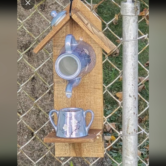 Rustic Wooden Handmade Bird Feeder Dog - Picture 16 of 16